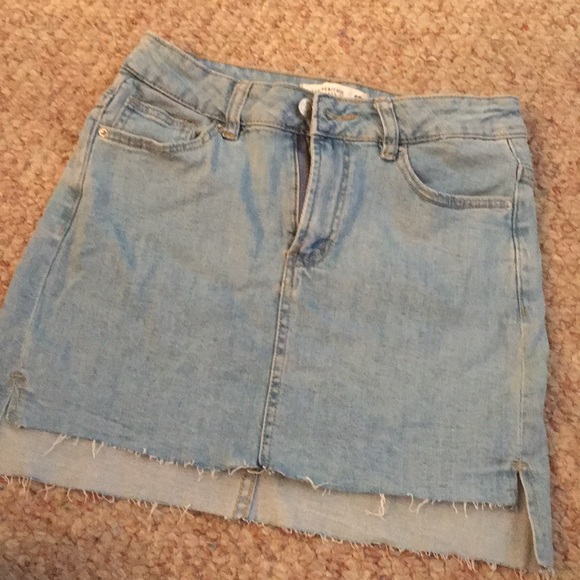 Forever 21 Dresses & Skirts - Never Worn, High-Low Denim Mini Skirt Forever 21 Dresses & Skirts - Never Worn, High-Low Denim Mini Skirt